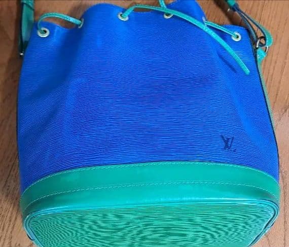 Louis Vuitton エピショルダーバッグ ノエ　緑と青