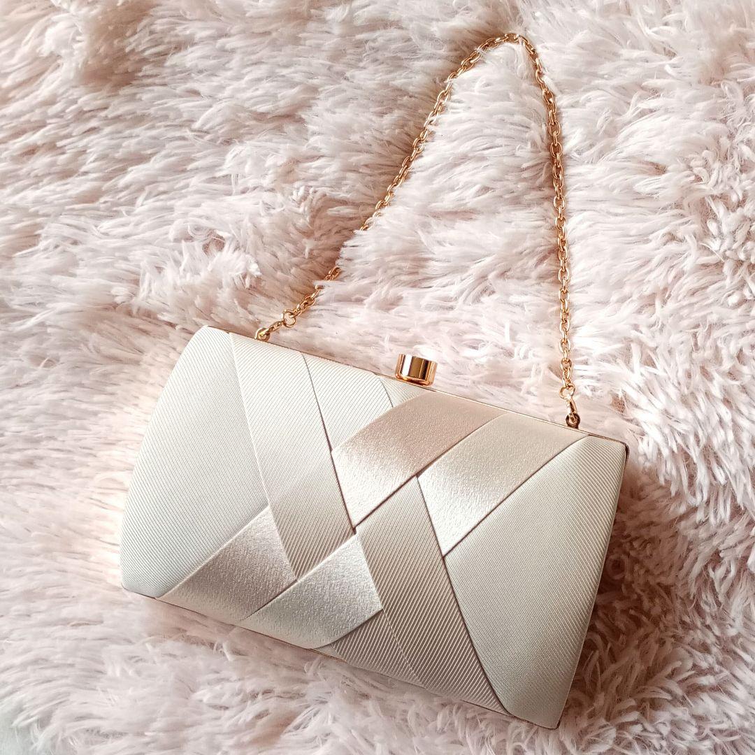 極美品　AIMER　エメ　クラッチバッグ　パーティーバッグ　メッシュ　サテン