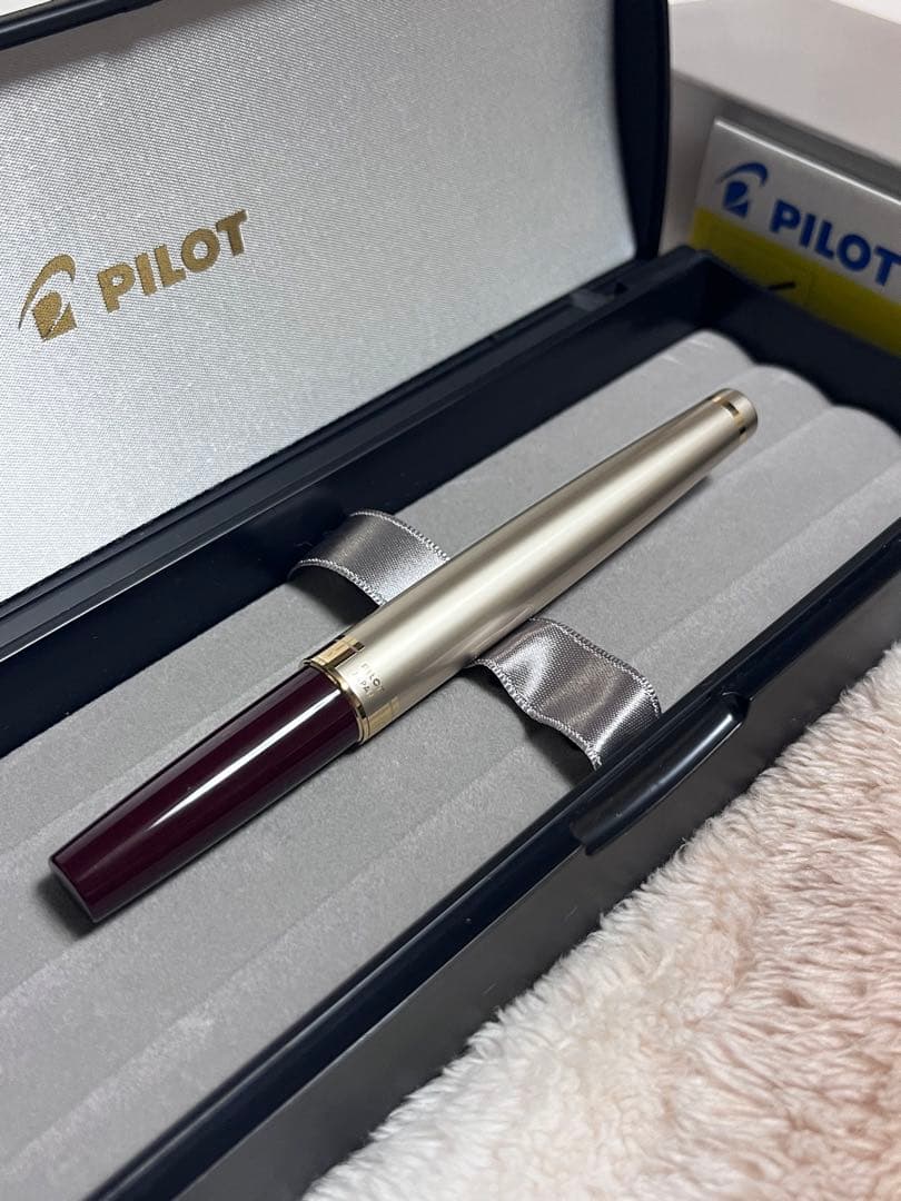 ☆廃番品 新品未使用 パイロット 万年筆 エリート ディープレッド F 細字☆