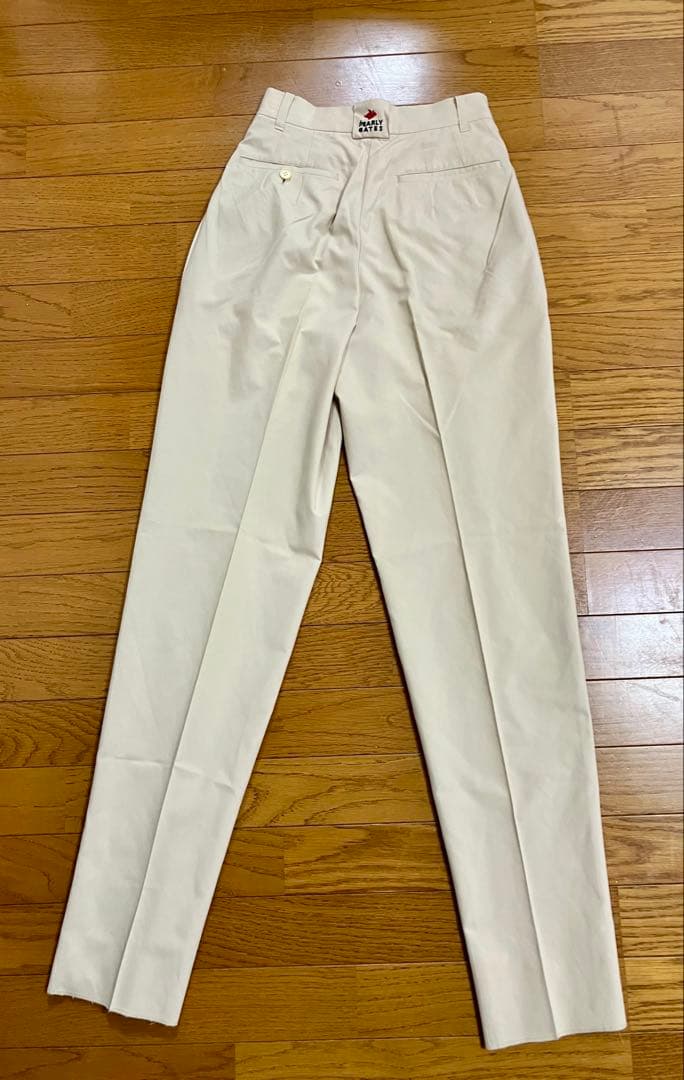 新品未使用。PEARLY GATES パーリーゲイツ タック入りパンツ