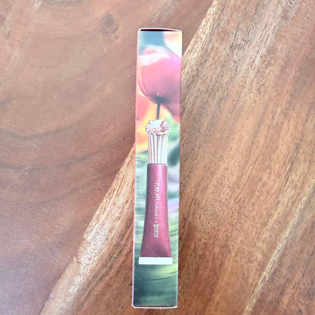 日本未入荷✨ r.e.m. beauty WICKED リップグロス アリアナ