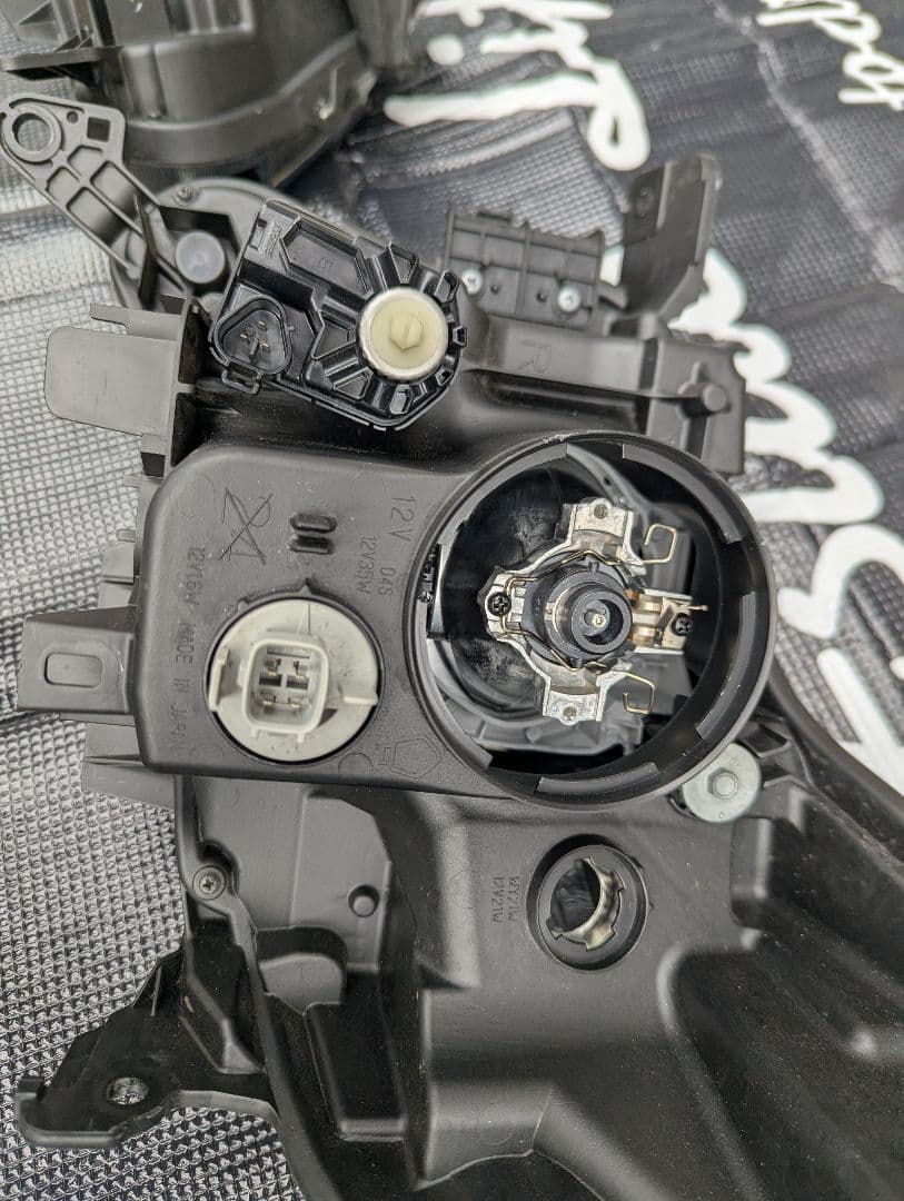 ホンダ　Nワゴンカスタムブラックスタイル　　ヘッドライト