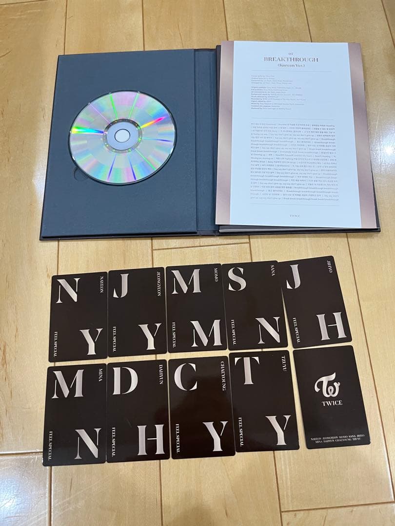 TWICE Feel Special アルバム CD、歌詞カード、ポスター付き