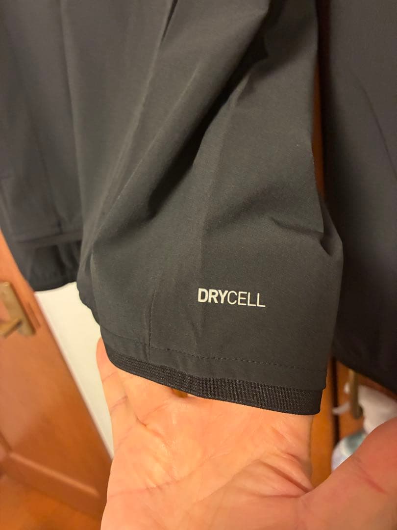 未使用　春秋　プーマ ブルゾン　ブラック　サイズL