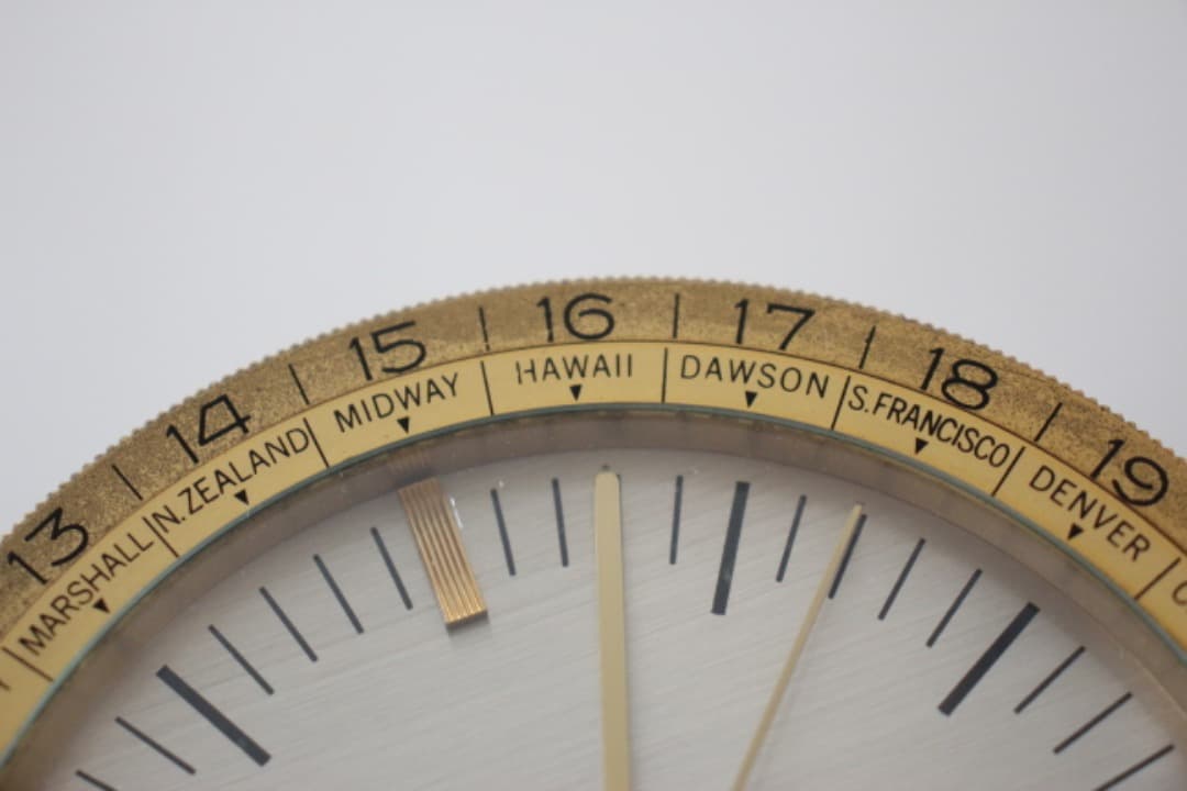 スイス製　ティファニー　ワールドクロック　卓上時計　クオーツ