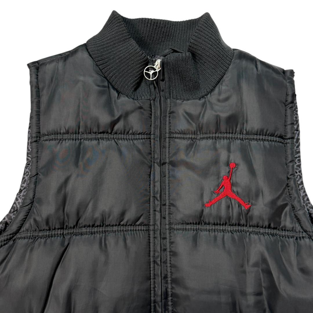 3852 極美品 NIKE エアージョーダン ダウンベスト ロゴ刺繍 ブラック