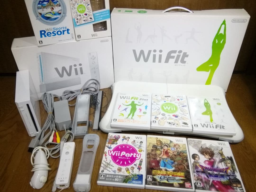 Nintendo Wii本体 WiiFit ソフト7本セット