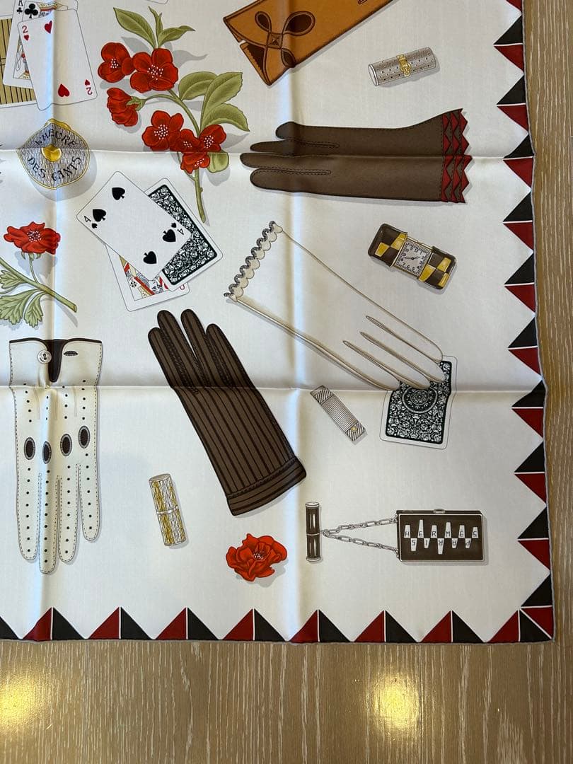 【美品】エルメス　カレ 90 《手袋の時計》