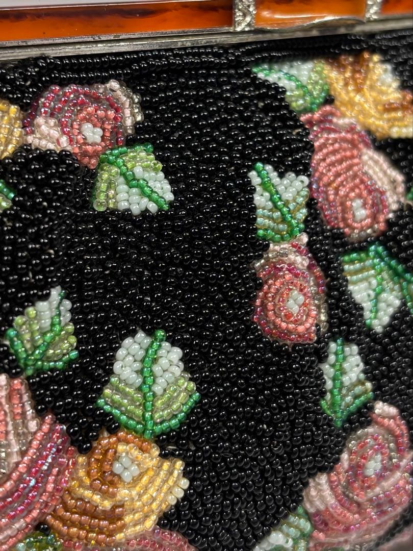 ヴィンテージ　ビーズバッグ　花柄　ビーズ刺繍　レトロ　べっ甲風の留め具　美品