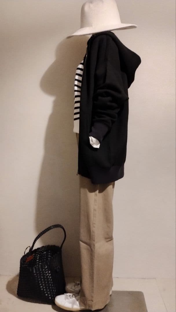 シロ様 C6982 ジップフーディー×ボーダーコーデ