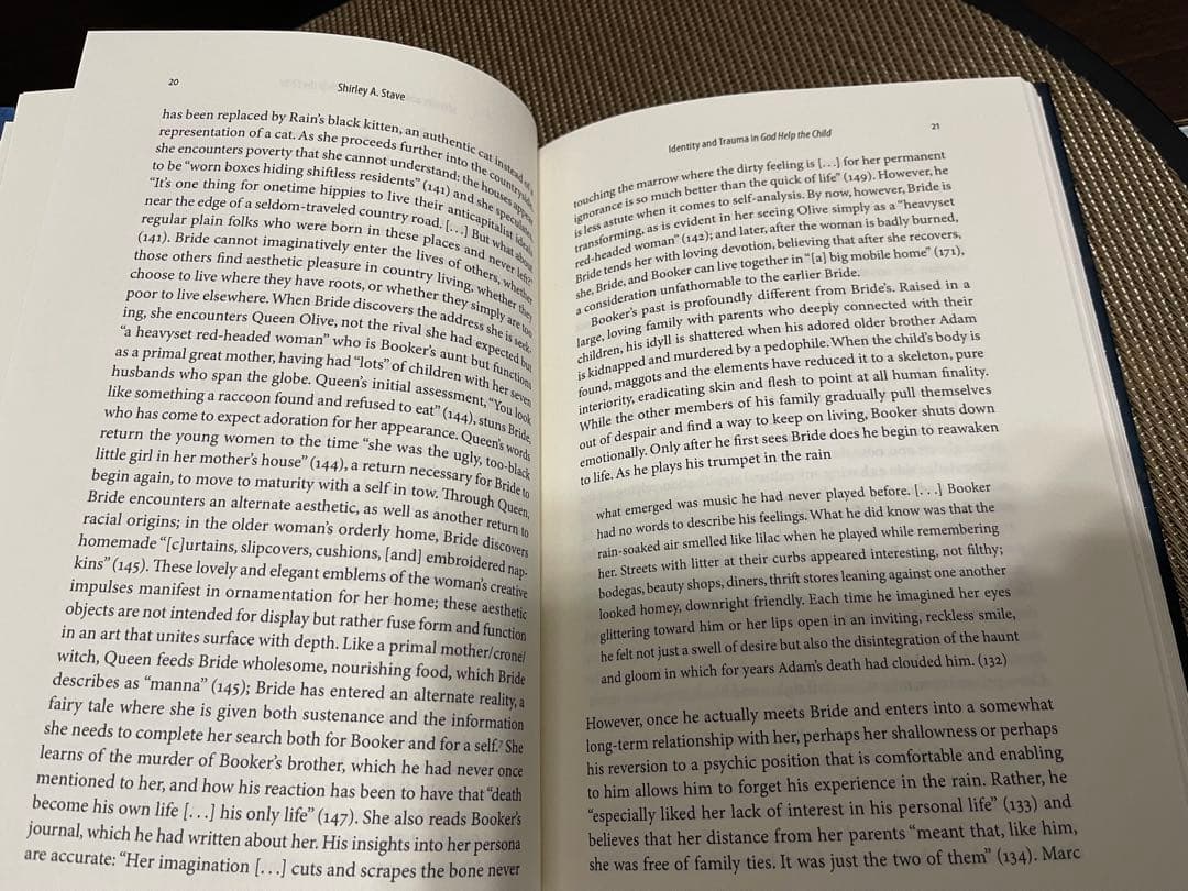 洋書 God Help the Child - Critical Essays