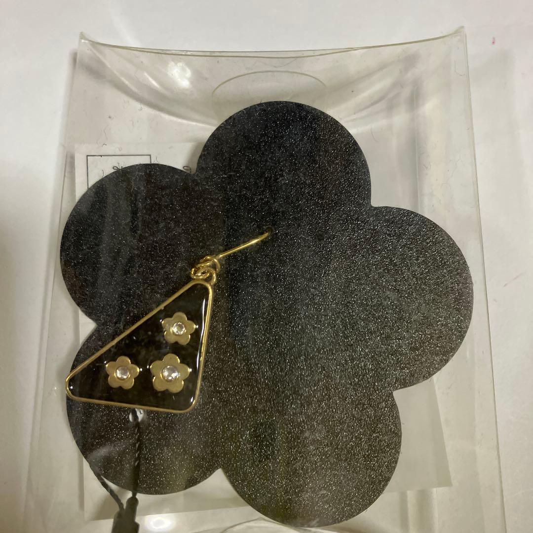 専用　マリークワント　アイシャドウピアスセット