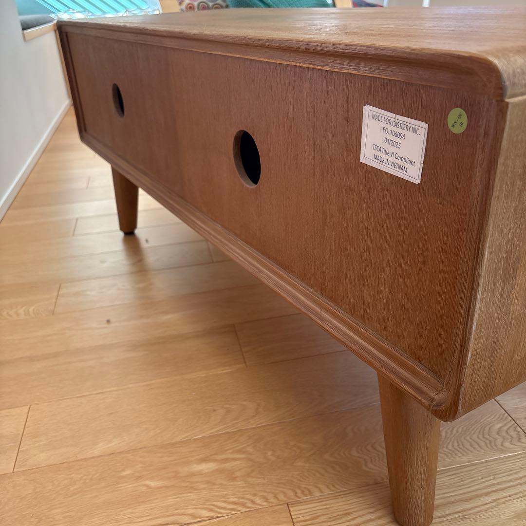 木製テレビ台 モダンデザイン