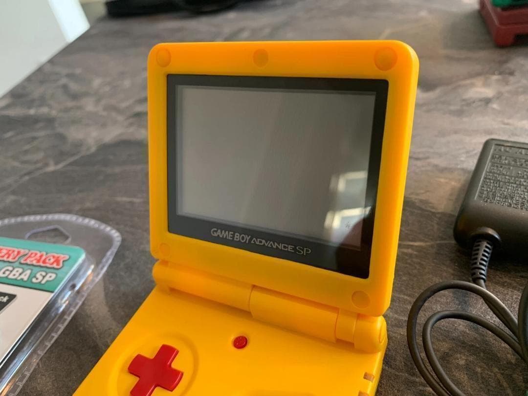 美品 シェル交換品 ゲームボーイアドバンスsp ピカチュウエディション