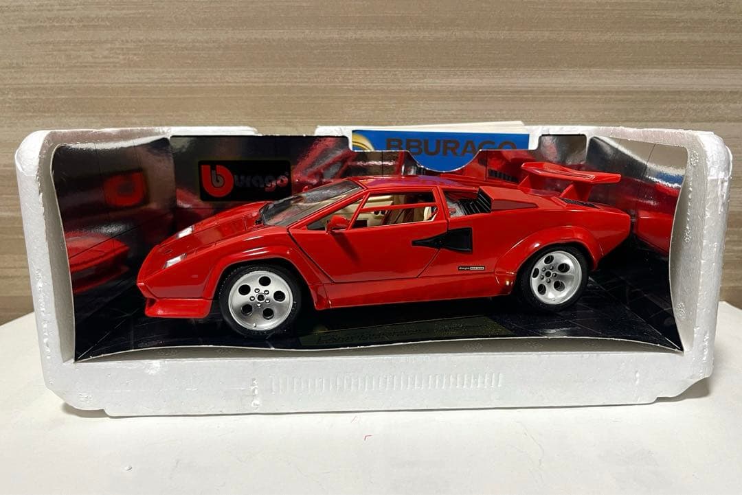 ブラーゴ 1/18 ランボルギーニ カウンタック　レッド