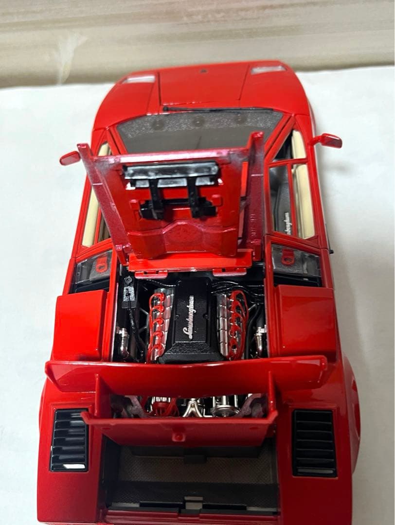 ブラーゴ 1/18 ランボルギーニ カウンタック　レッド