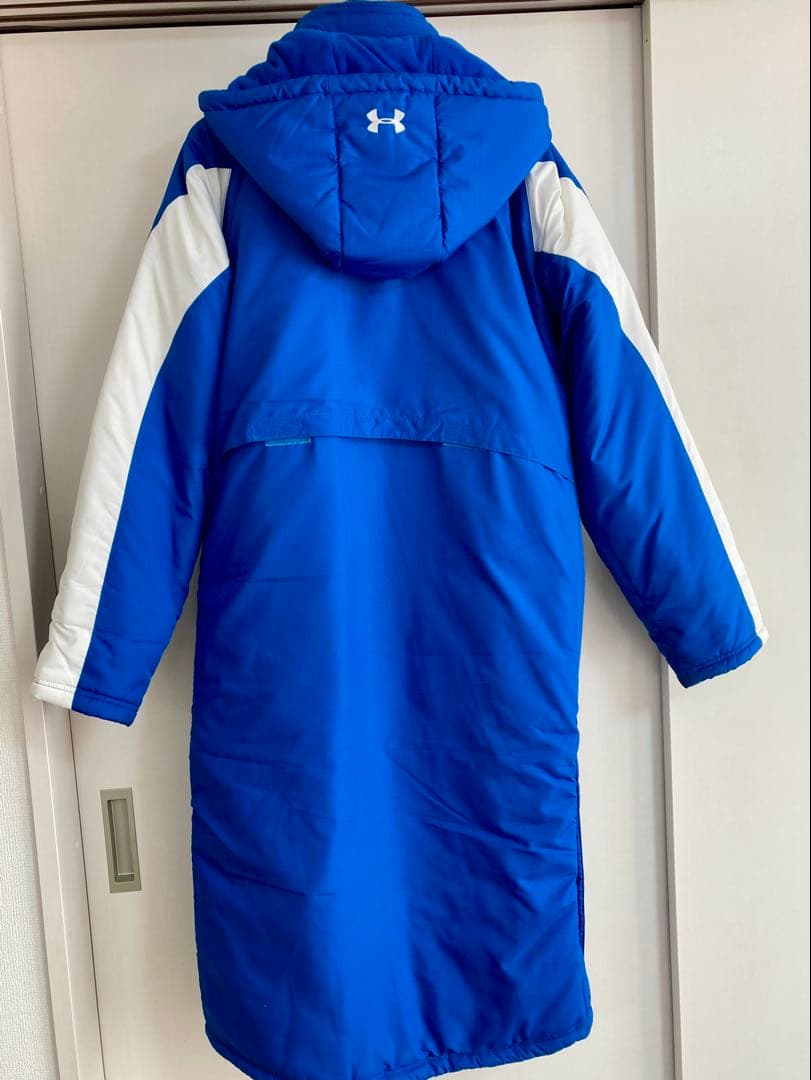 連休値下　アンダーアーマー ベンチコート SMサイズ 美品