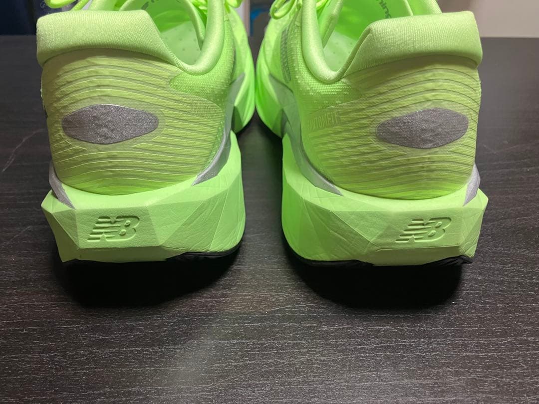 【限定モデル】New Balance フューエルセルレベルv5 28.5cm