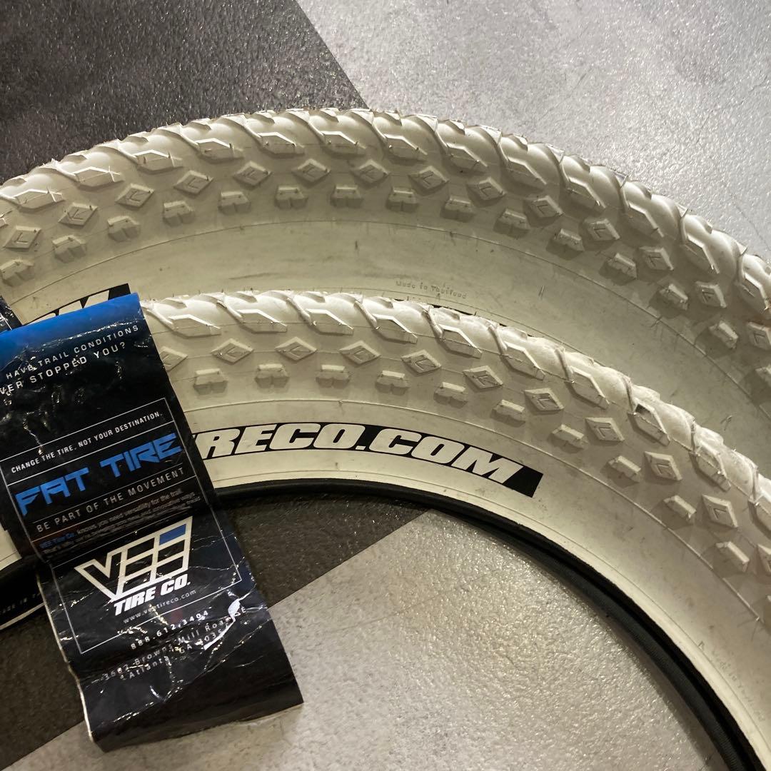 【新品】VEE TIRE ミッションコマンド_26×4.0_ホワイト×2本セット