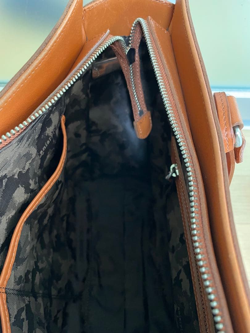 [アニアリ] トートバッグ アクシスレザー 26-02000 サンプル品