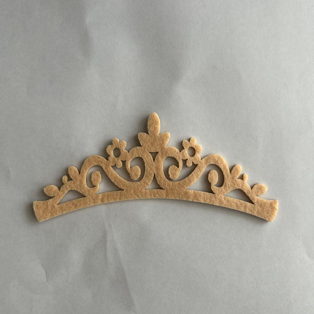 ティアラ　フェルト　髪飾り　シルバーS 新体操バレエ社交ダンス発表会　幼児帽飾り