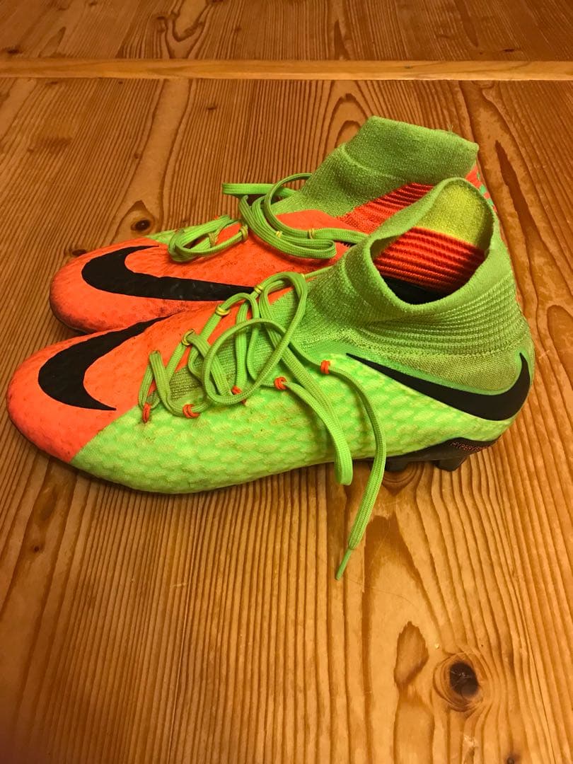 ナイキ ハイパーヴェノムファタル FG