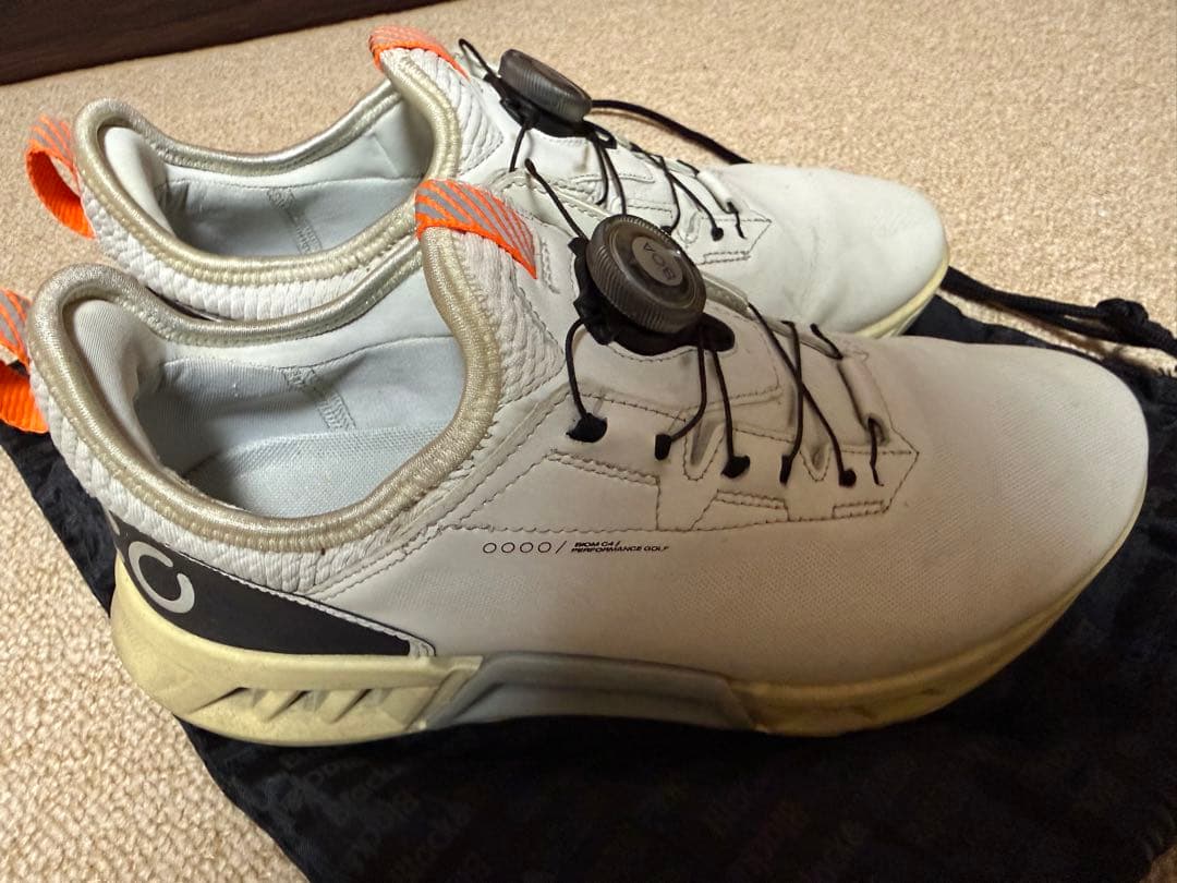 人気！ゴルフ用シューズ ecco BOAシステム搭載 ホワイトゴルフシューズ