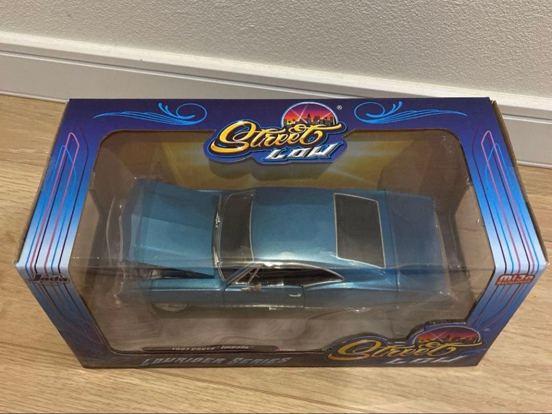 新品絶版1/24 ローライダー　1967インパラ　ミニカー　jada toys