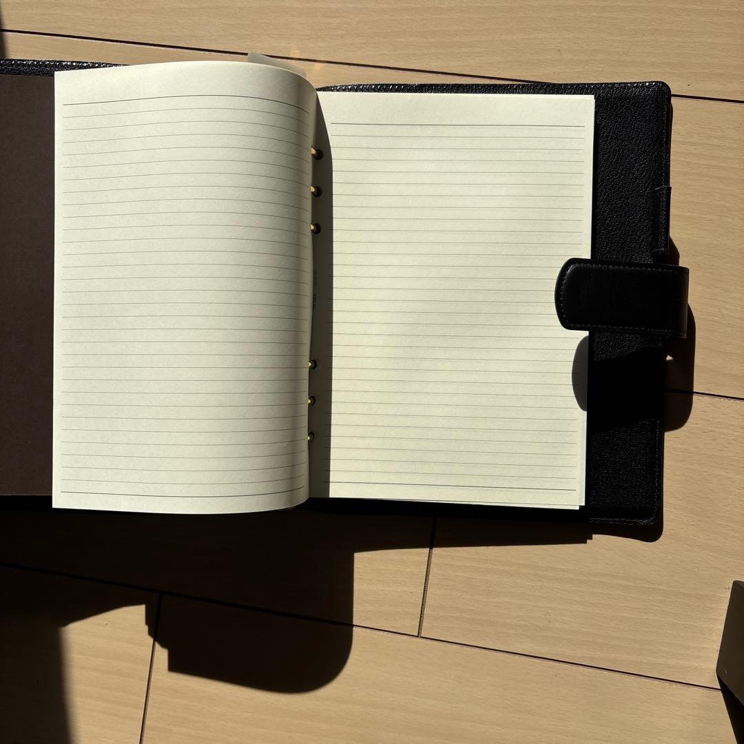 Louis Vuitton ブラック レザー ノート ノマド