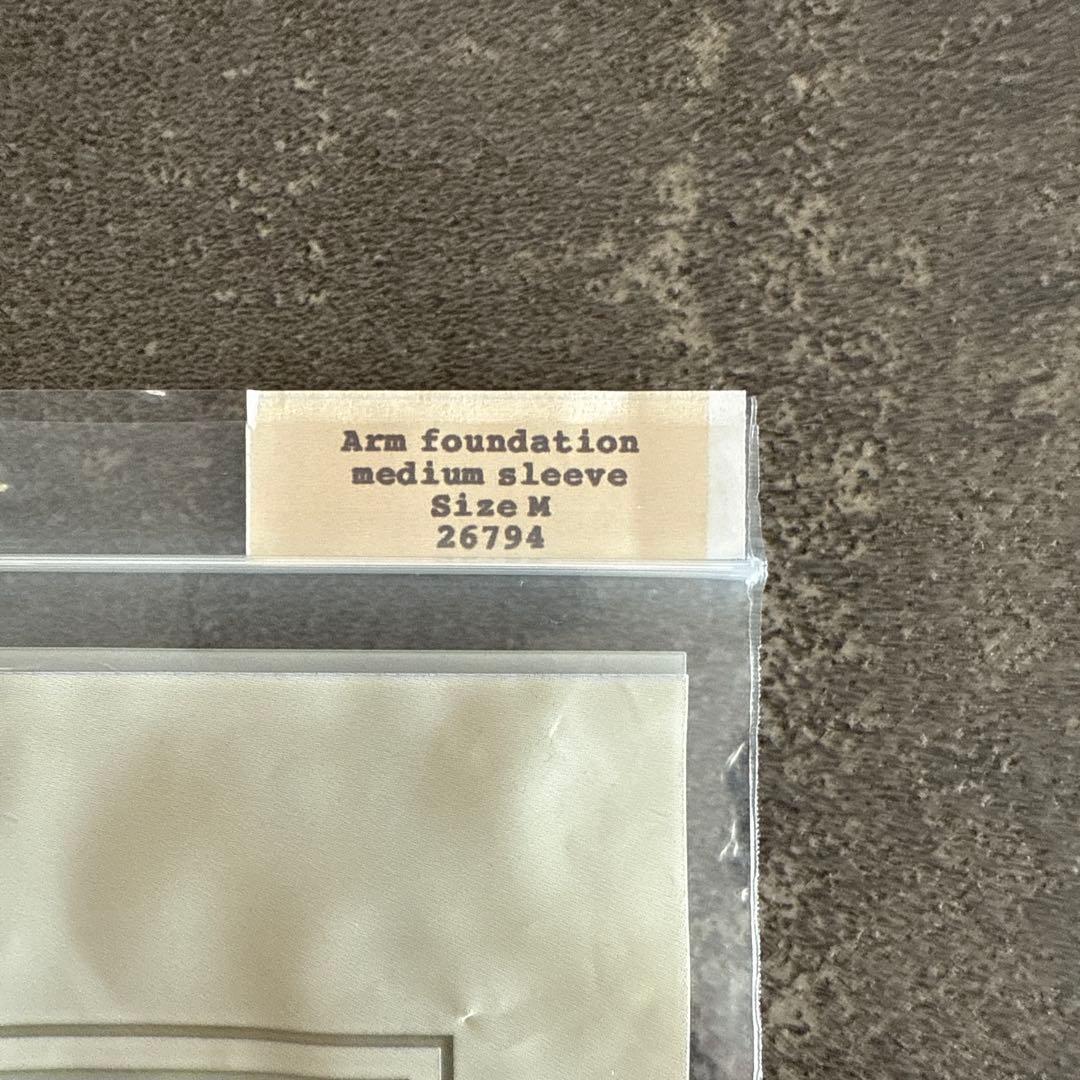 新品未使用　ウノア　アームファンデーション　ミディアムスリーブ　M