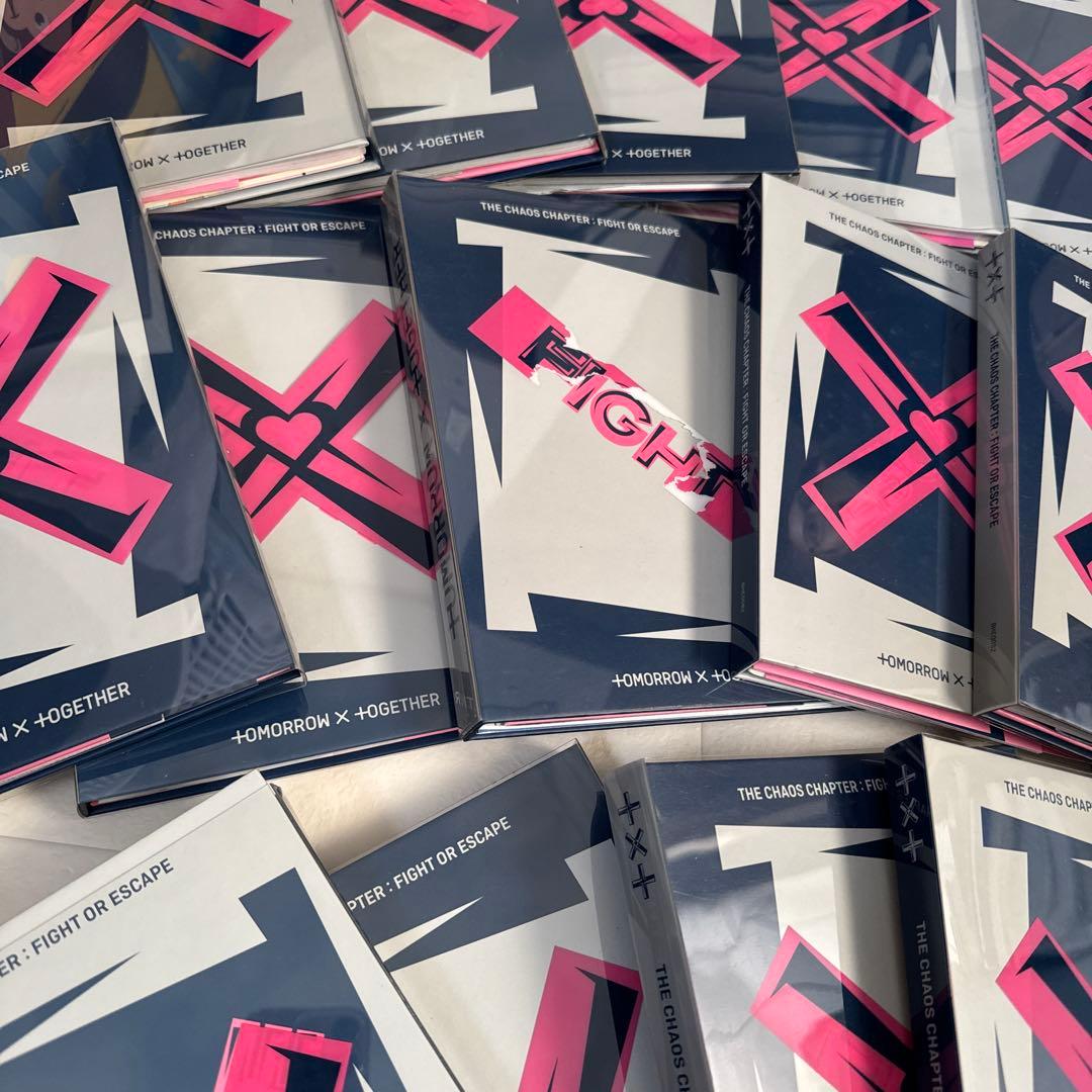 THE CHAOS CHAPTER: FIGHT OR ESCAPE まとめ売り