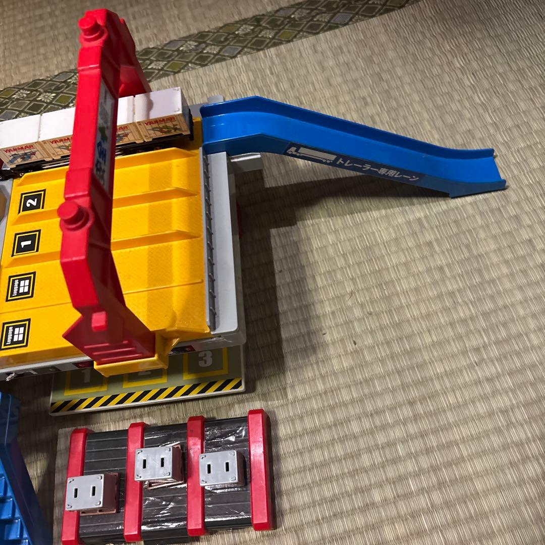 トミカ まとめ売り DXおでかけセット パノラマ バック 警察署 トレーラー