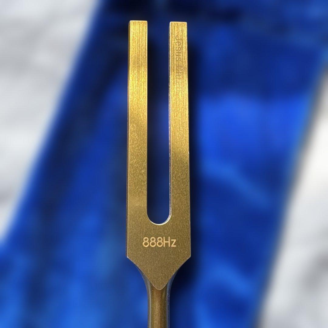 888Hz ジーザスクライストゴールドチューナーマドモアゼル愛MIチューナー