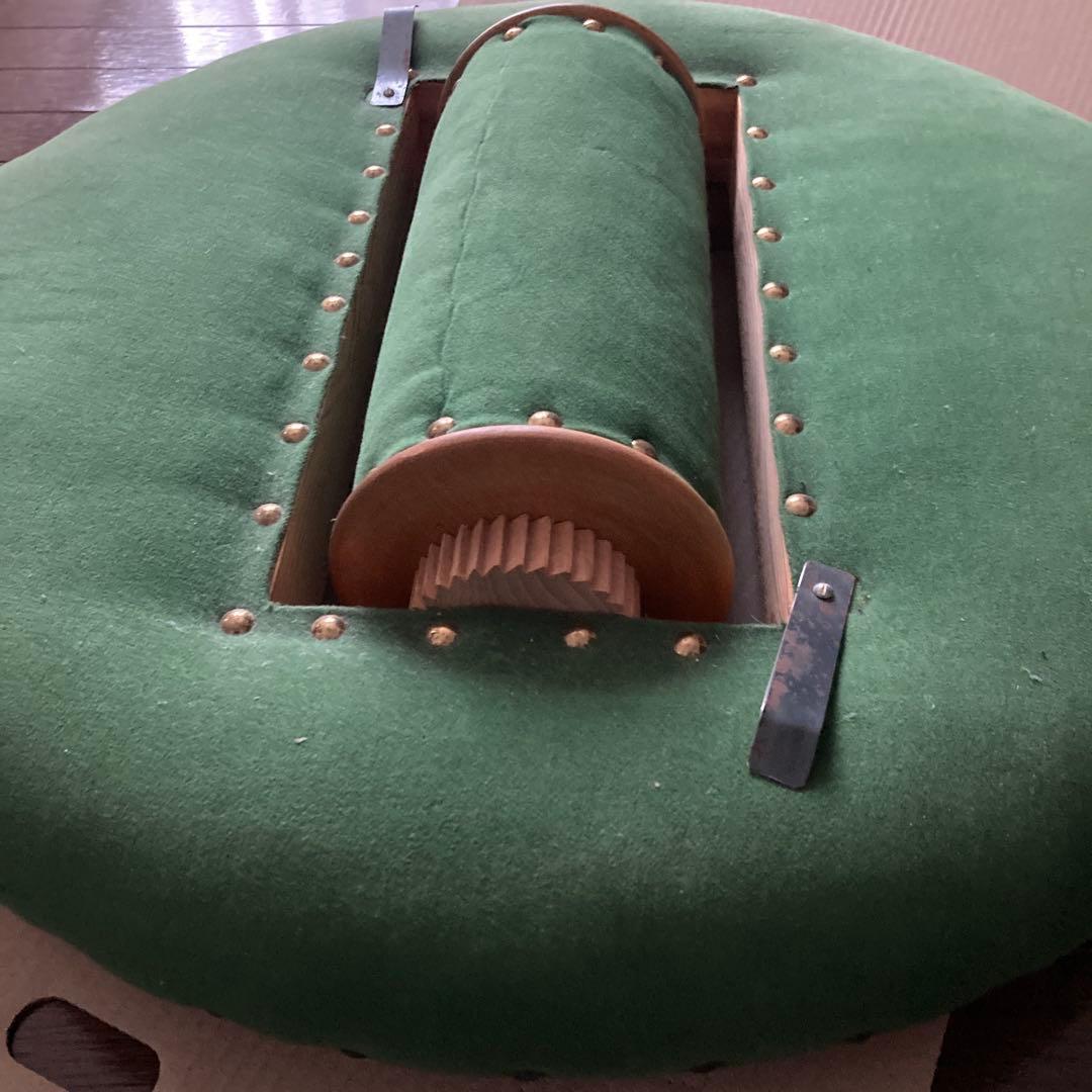 ボビンレース用台とボビン