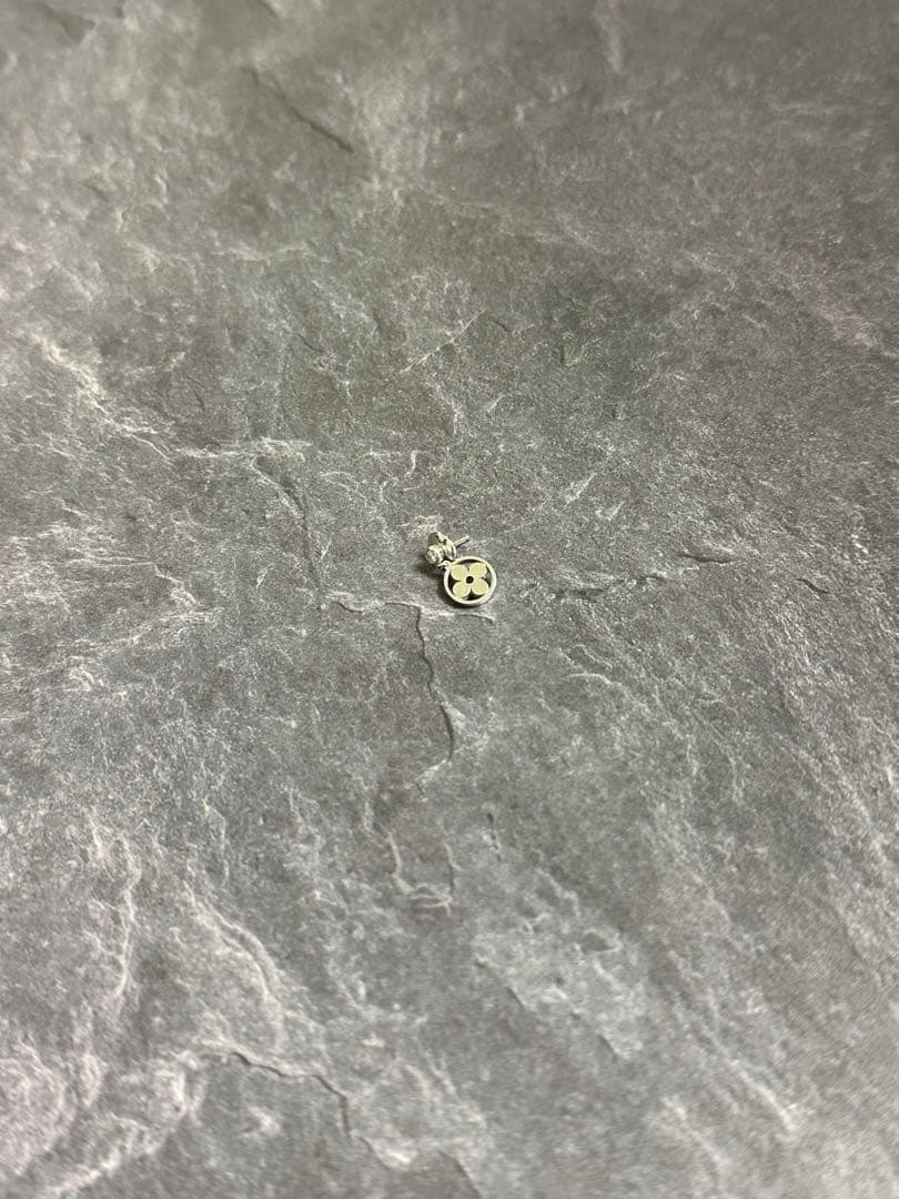 え*る様 【美品・正規品】ルイヴィトン ピアス モノグラム・イディール（ホワイト