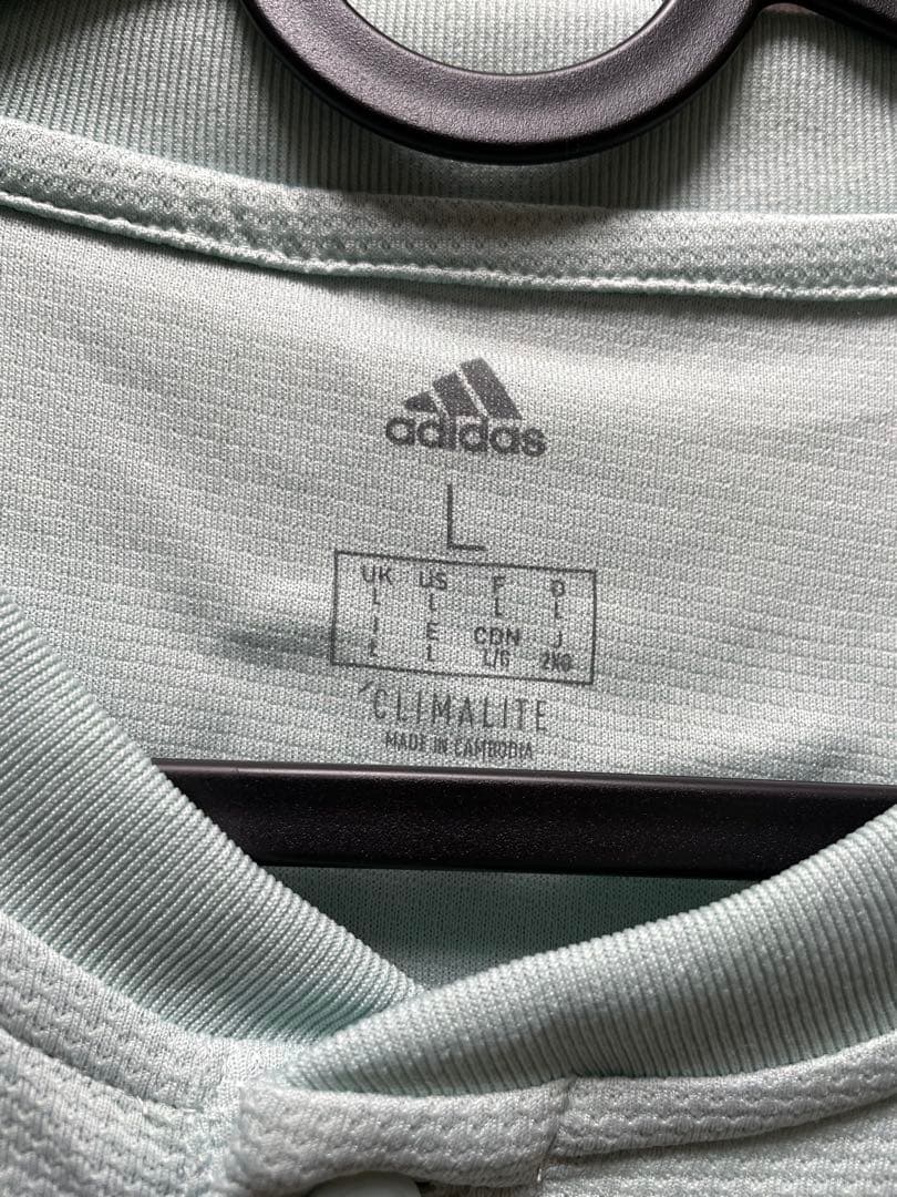 サッカー　バイエルン・ミュンヘン　アウェイ　ユニフォーム　Lサイズ