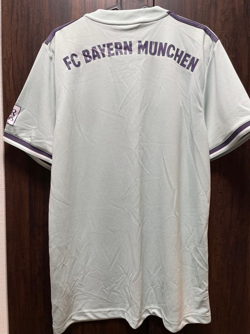 サッカー　バイエルン・ミュンヘン　アウェイ　ユニフォーム　Lサイズ