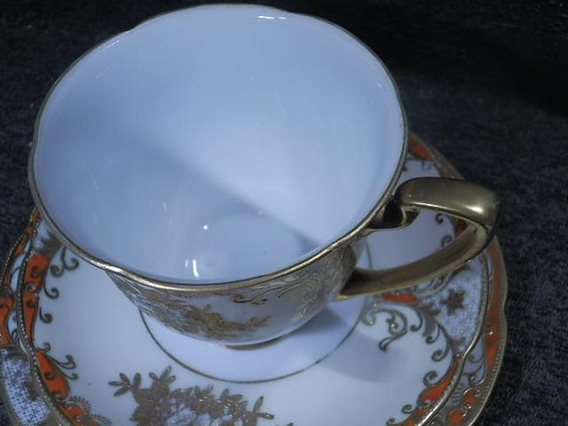 メイトウ　トリオ　盛り上げ　金と朱　名古屋陶器　輸出用　ハンドペイント　905