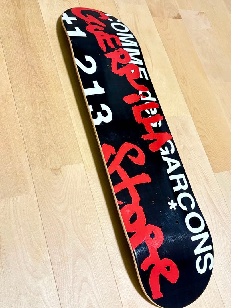 COMME des GARÇONS コムデギャルソン ゲリラストア　スケボー