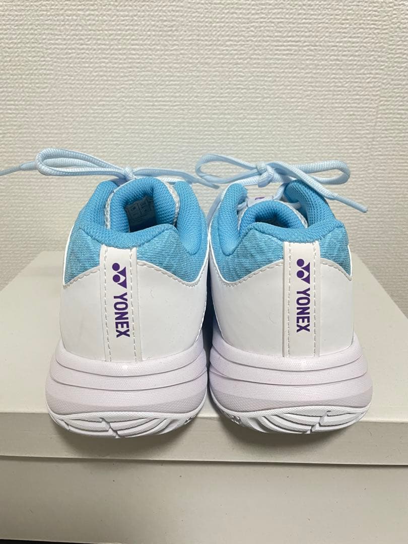 【どど】YONEX(ヨネックス)バドミントンシューズ