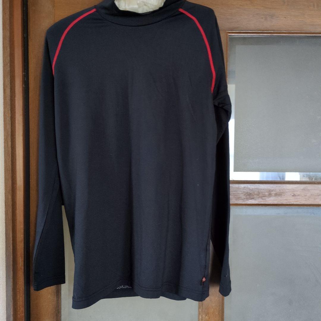 TERAX黒の長袖アンダーシャツ