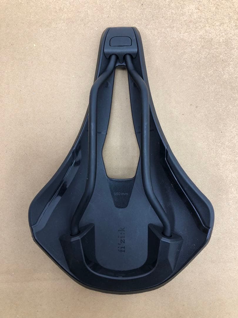 FIZIK TEMPO ARGO R5 自転車サドル ブラック 150mm
