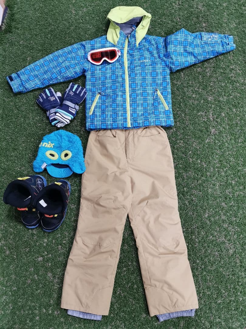 小学生のお子様に。はじめてのスノーウェアセット