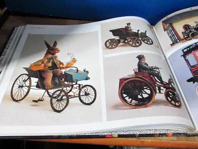 世界のおもちゃ大図鑑 角川書店　送付無料