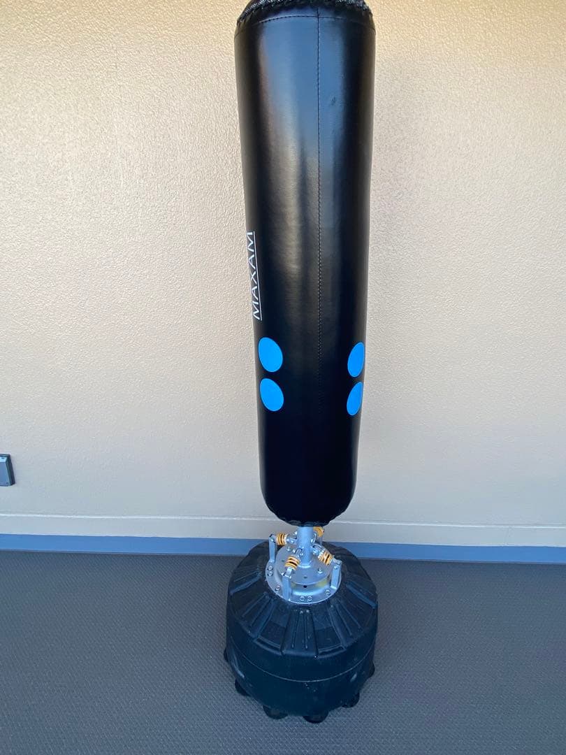 サンドバッグ　ミット　筋トレ　トレーニング　ボクシング　キックボクシング