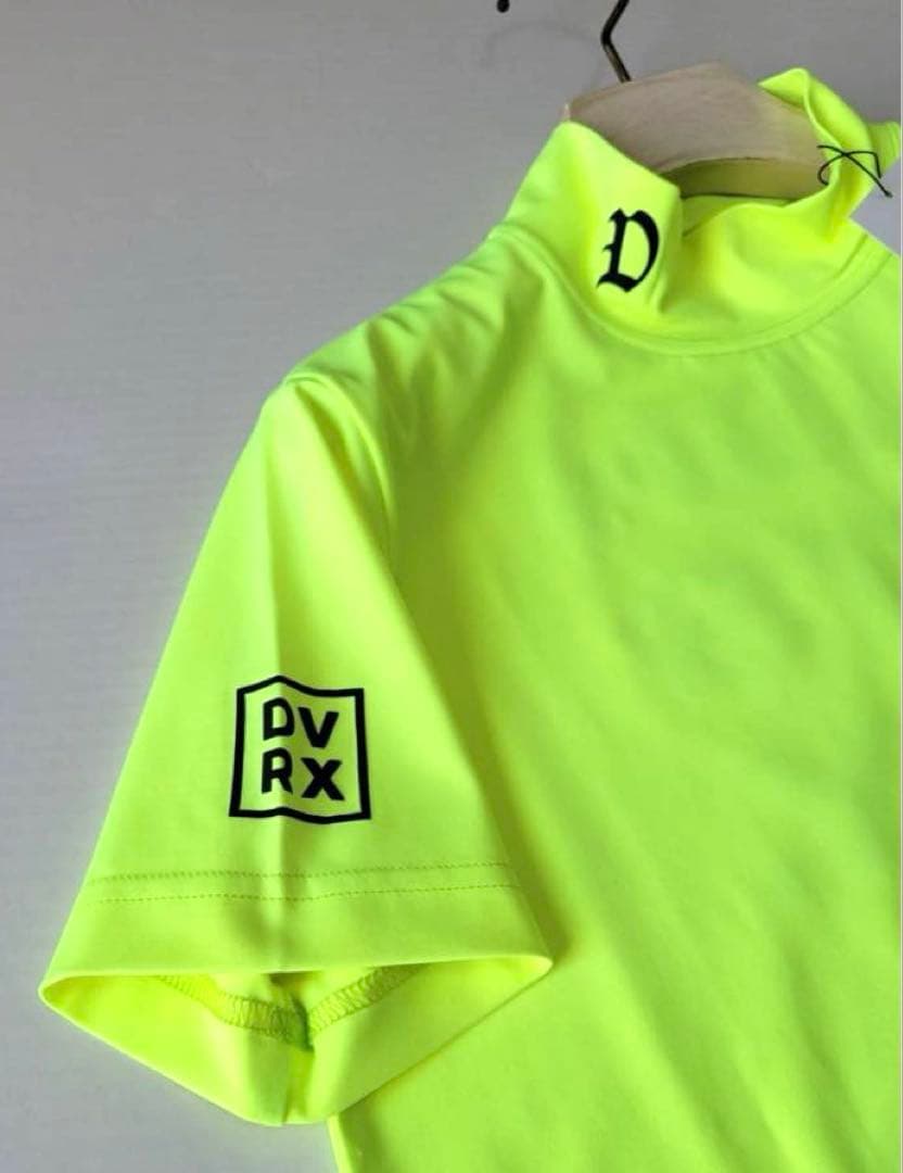 新品【デヴァローゴルフ】バックプリント ハイネック 半袖Tシャツ （Ｍ）