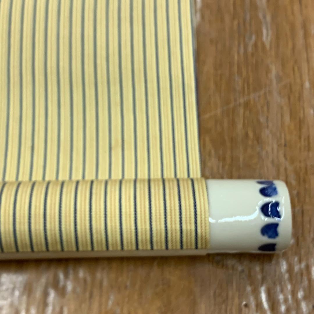 掛軸 井上精香 立姿美人図 落款あり 芸妓 美人画 軸先陶器 彩色画