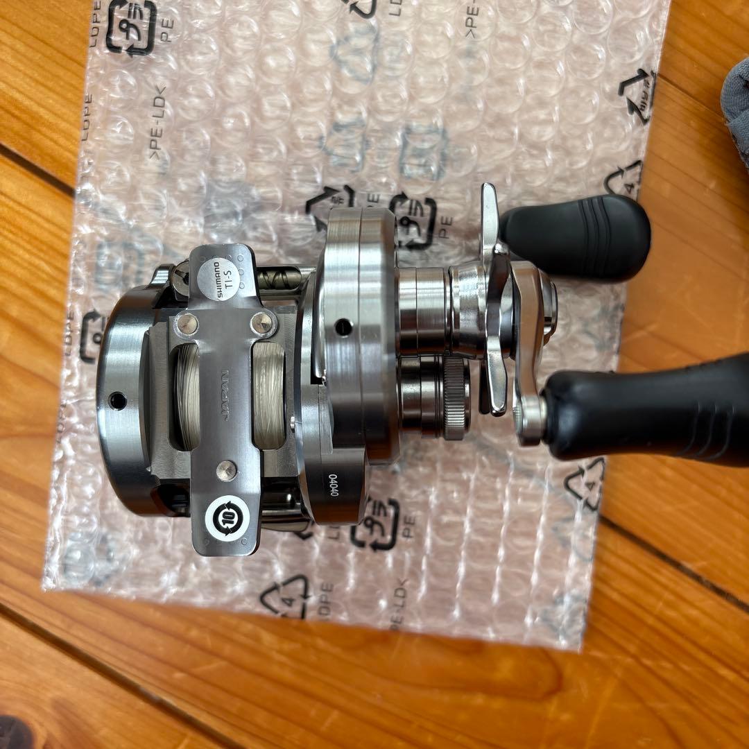 美品 SHIMANO カルカッタコンクエストDC 201HG ベイトリール