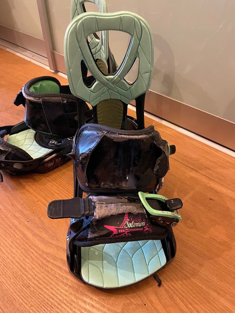 Salomon スノーボード LARK 144cm バインディング付き 女性用