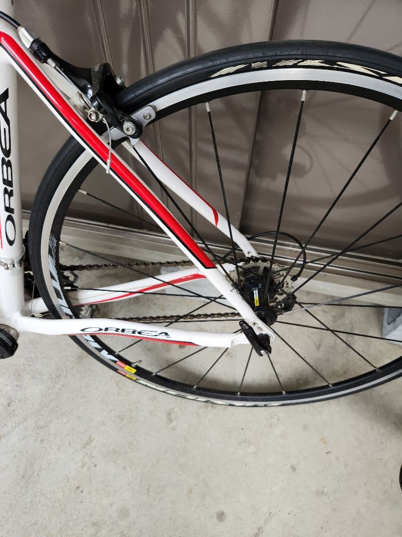 ホワイト/レッド アルミニウムロードバイク